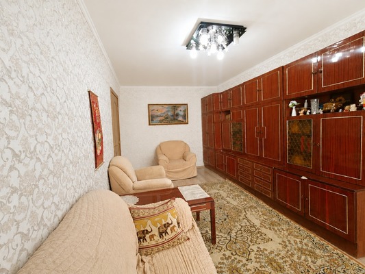 Продам двухкомнатную (2-комн.) квартиру, Дмитровская ул, 4, Базарово д