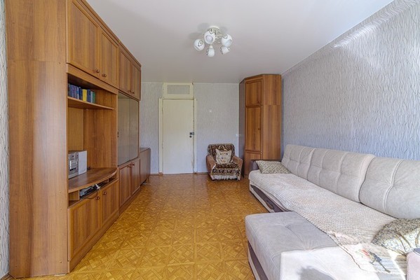 Продам многокомнатную квартиру, Суворова ул, 180, Пенза г