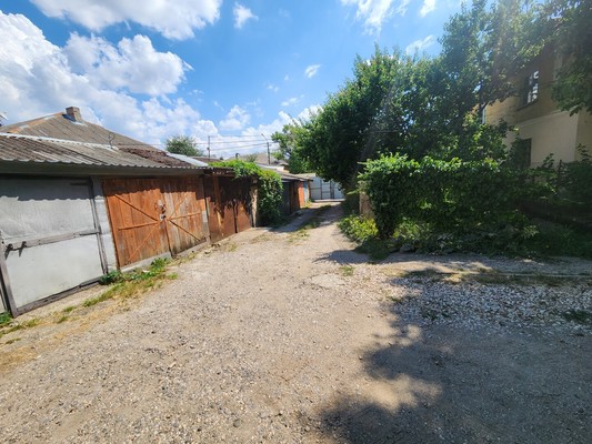 Продам трехкомнатную (3-комн.) квартиру, Обская ул, 12, Симферополь г