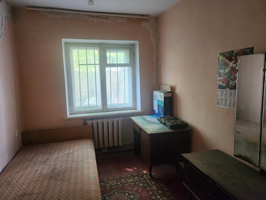 Продам трехкомнатную (3-комн.) квартиру, Обская ул, 12, Симферополь г