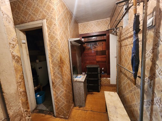 Продам трехкомнатную (3-комн.) квартиру, Обская ул, 12, Симферополь г