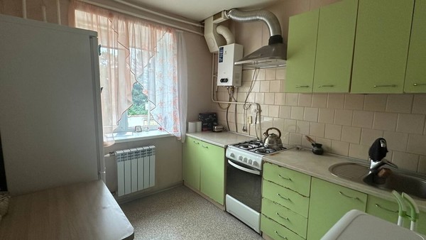 Продам трехкомнатную (3-комн.) квартиру, Промышленная ул, 44а, Симферополь г