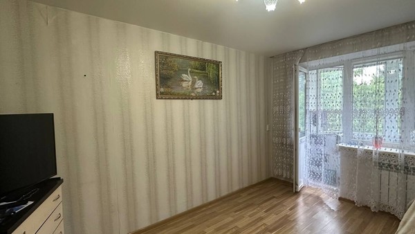 Продам трехкомнатную (3-комн.) квартиру, Промышленная ул, 44а, Симферополь г