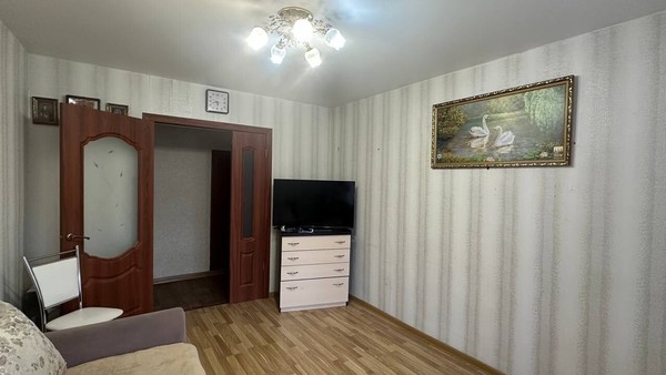Продам трехкомнатную (3-комн.) квартиру, Промышленная ул, 44а, Симферополь г