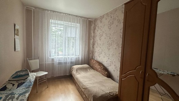 Продам трехкомнатную (3-комн.) квартиру, Промышленная ул, 44а, Симферополь г