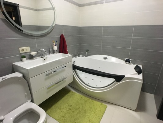 Продам трехкомнатную (3-комн.) квартиру, Кастанаевская ул, 18, Москва г