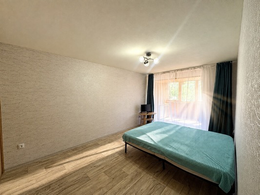 Продам трехкомнатную (3-комн.) квартиру, Пограничная ул, 119, Находка г