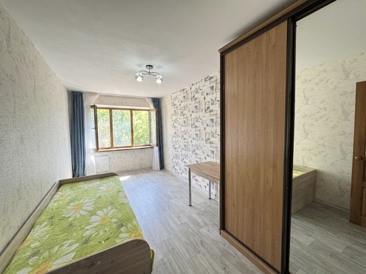 Продам трехкомнатную (3-комн.) квартиру, Пограничная ул, 119, Находка г