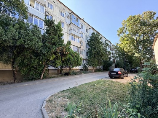 Продам однокомнатную (1-комн.) квартиру, 1 Конной Армии ул, 17, Симферополь г