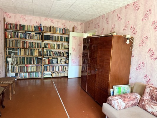 Продам однокомнатную (1-комн.) квартиру, 1 Конной Армии ул, 17, Симферополь г