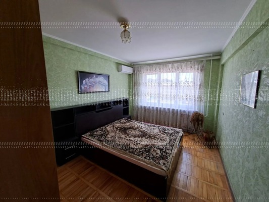 Сдам трехкомнатную (3-комн.) квартиру, Азовская ул, 14, Армавир г
