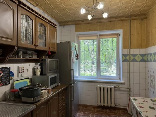 Продам трехкомнатную (3-комн.) квартиру, Бела Куна ул, 5, Симферополь г