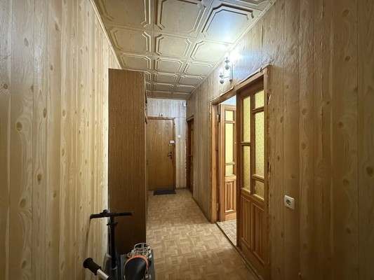 Продам трехкомнатную (3-комн.) квартиру, Бела Куна ул, 5, Симферополь г