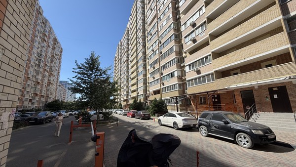 Продам однокомнатную (1-комн.) квартиру, им. Петра Метальникова ул, 5к3, Краснодар г