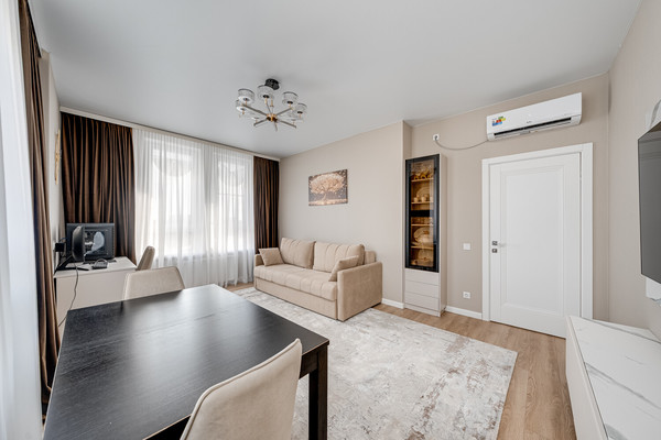 Продам трехкомнатную (3-комн.) квартиру, Любучанский пер, 1к3, Рязановское п