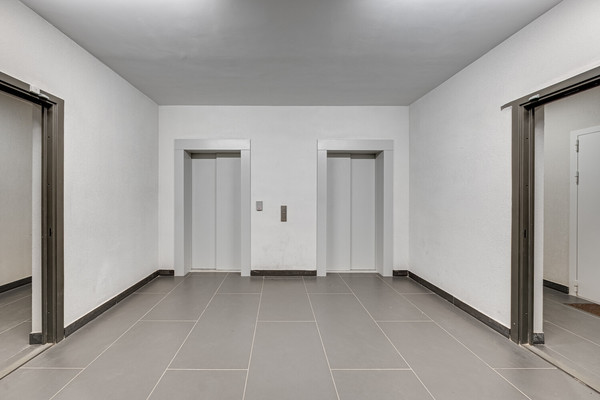 Продам трехкомнатную (3-комн.) квартиру, Любучанский пер, 1к3, Рязановское п