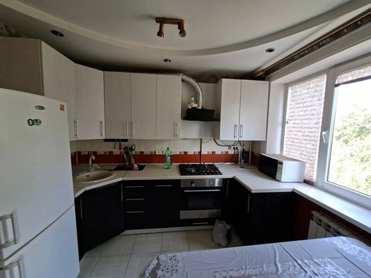 Продам трехкомнатную (3-комн.) квартиру, Свердлова ул, 71, Армавир г