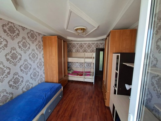 Продам трехкомнатную (3-комн.) квартиру, Свердлова ул, 71, Армавир г