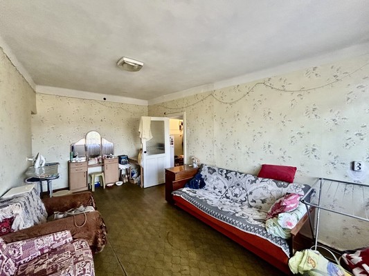 Продам трехкомнатную (3-комн.) квартиру, Беспалова ул, 106, Симферополь г