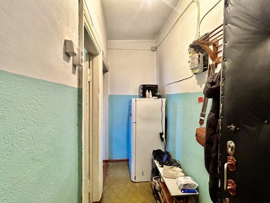 Продам трехкомнатную (3-комн.) квартиру, Беспалова ул, 106, Симферополь г