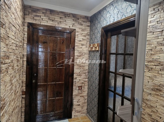 Продам однокомнатную (1-комн.) квартиру, Героев Сталинграда ул, 35, Симферополь г
