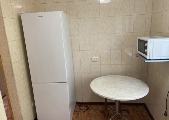 Продам трехкомнатную (3-комн.) квартиру, Мраморная ул, 87а, Симферополь г