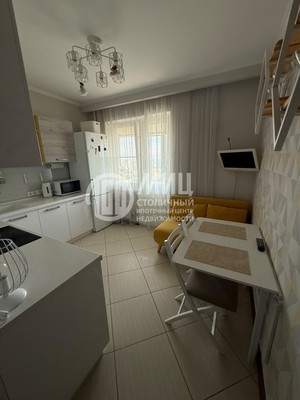 Продам однокомнатную (1-комн.) квартиру, Симферопольский б-р, 24к3, Москва г