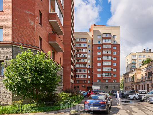 Продам трехкомнатную (3-комн.) квартиру, Металлистов пр-кт, 15, Санкт-Петербург г