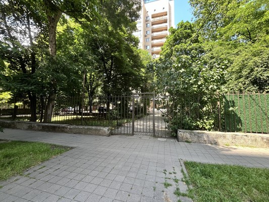 Продам трехкомнатную (3-комн.) квартиру, им. Пушкина ул, 11, Краснодар г