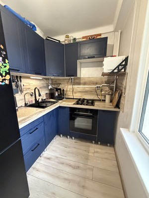 Продам трехкомнатную (3-комн.) квартиру, Павловская ул, 78, Колпино г