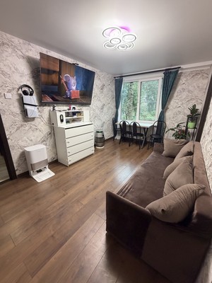Продам трехкомнатную (3-комн.) квартиру, Павловская ул, 78, Колпино г