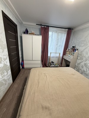 Продам трехкомнатную (3-комн.) квартиру, Павловская ул, 78, Колпино г