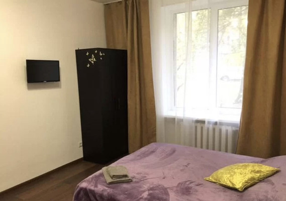 Сдам однокомнатную (1-комн.) квартиру, Черняховского ул, 17к2, Москва г