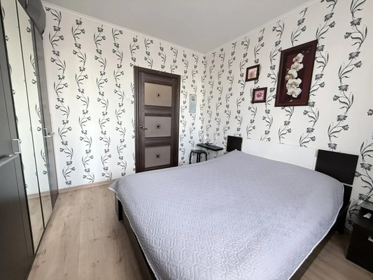 Продам трехкомнатную (3-комн.) квартиру, Академика Доллежаля (Кузнечики мкр.) ул, 13, Подольск г