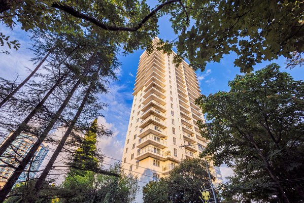 Продам трехкомнатную (3-комн.) квартиру, Черноморская (Хостинский р-н) ул, 10, Сочи г
