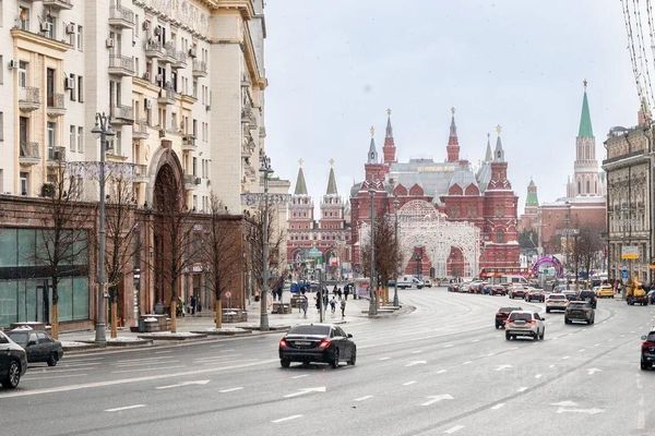 Сдам трехкомнатную (3-комн.) квартиру, Тверская ул, 9, Москва г