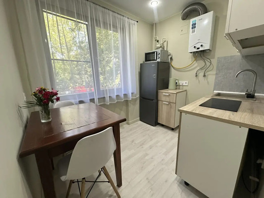 Продам двухкомнатную (2-комн.) квартиру, К. Либкнехта ул, 6, Туапсе г