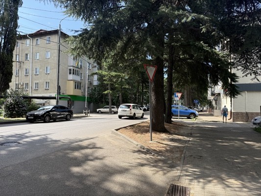 Продам трехкомнатную (3-комн.) квартиру, Маршала Жукова ул, 25, Туапсе г
