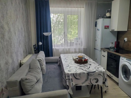Продам трехкомнатную (3-комн.) квартиру, Гаврилова ул, 4, Казань г