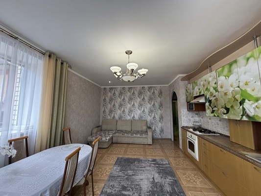 Продам многокомнатную квартиру, Дмитрия Менделеева ул, 20кб, Казань г
