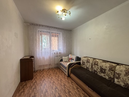 Продам многокомнатную квартиру, Дмитрия Менделеева ул, 20кб, Казань г