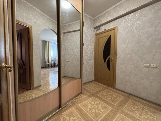 Продам многокомнатную квартиру, Дмитрия Менделеева ул, 20кб, Казань г