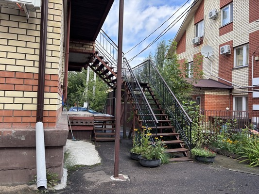 Продам многокомнатную квартиру, Дмитрия Менделеева ул, 20кб, Казань г