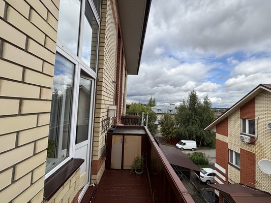 Продам многокомнатную квартиру, Дмитрия Менделеева ул, 20кб, Казань г