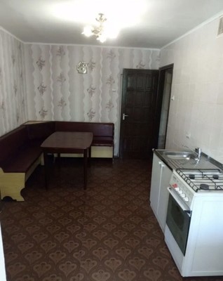 Продам трехкомнатную (3-комн.) квартиру, Семафорная ул, 6, Симферополь г