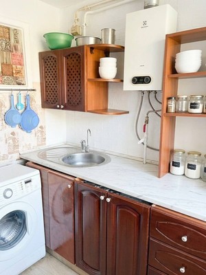 Продам однокомнатную (1-комн.) квартиру, Кечкеметская ул, 93, Симферополь г