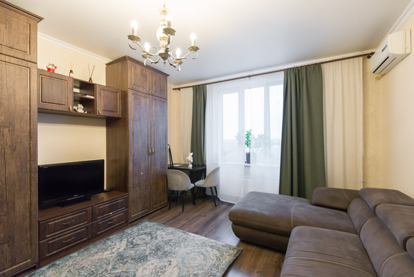 Продам трехкомнатную (3-комн.) квартиру, Жданова ул, 11, Ростов-на-Дону г