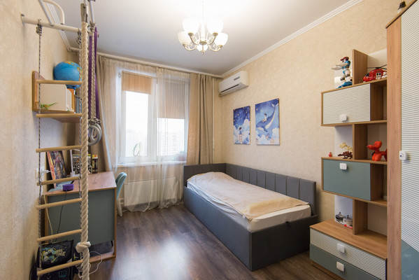 Продам трехкомнатную (3-комн.) квартиру, Жданова ул, 11, Ростов-на-Дону г