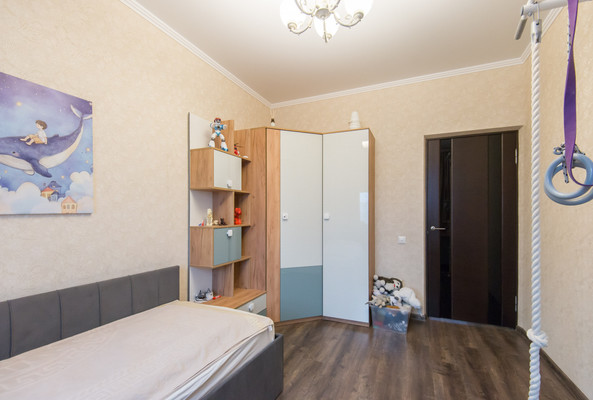 Продам трехкомнатную (3-комн.) квартиру, Жданова ул, 11, Ростов-на-Дону г