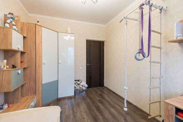 Продам трехкомнатную (3-комн.) квартиру, Жданова ул, 11, Ростов-на-Дону г